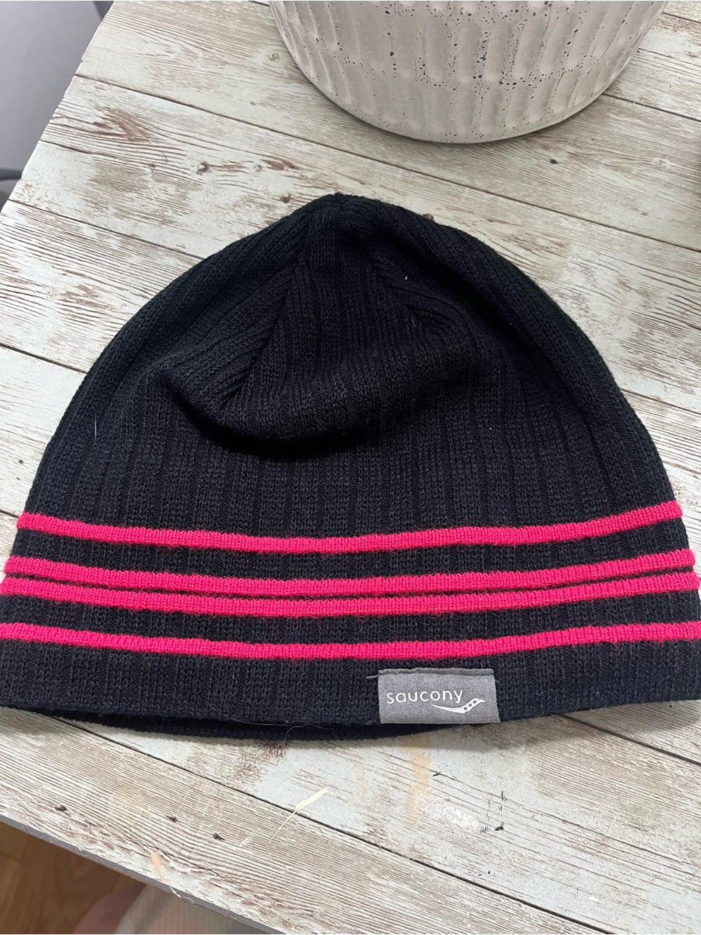 Saucony beanie hat